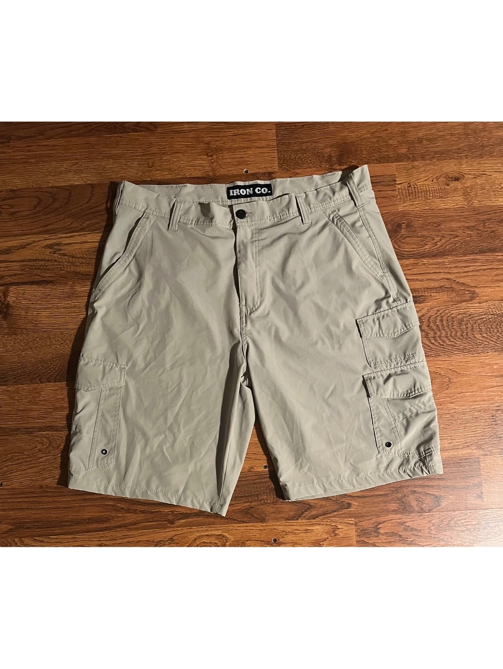 Iron Co. Men's Khaki Cargo Shorts Size 38